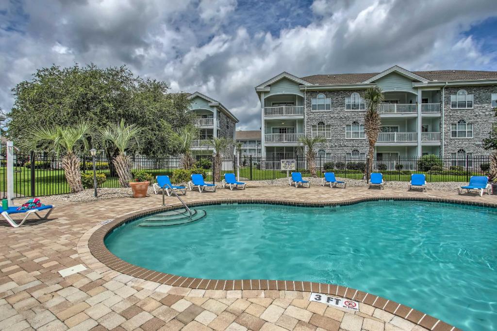 Lovely Myrtle Beach Condo 4 Mi to Boardwalk! - main image