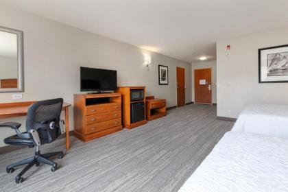 Hampton Inn & Suites Mystic - image 10