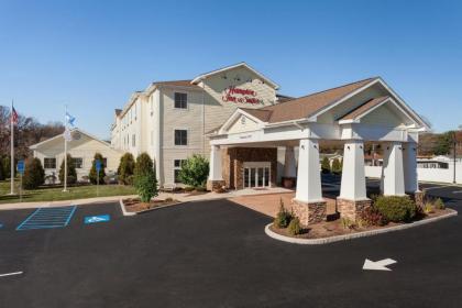 Hampton Inn & Suites Mystic - image 20