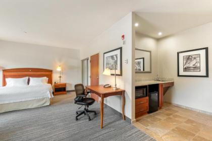 Hampton Inn & Suites Mystic - image 6