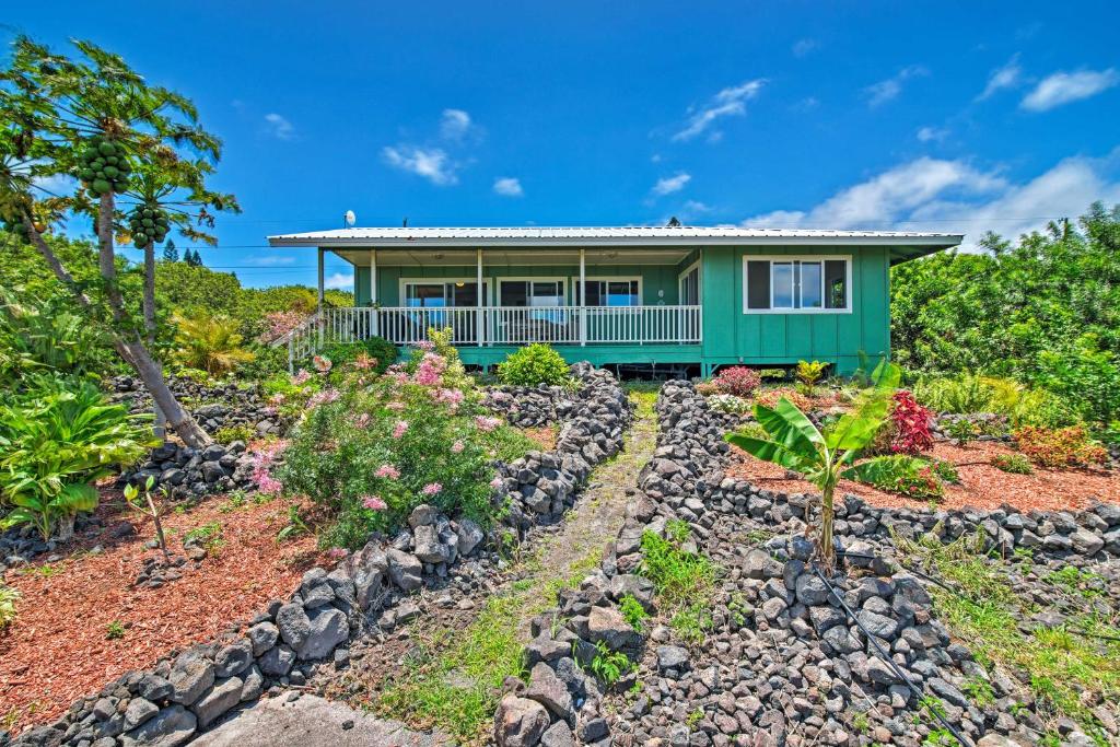 Palaoa House with Lanai and Ocean Views-By South Point - image 2