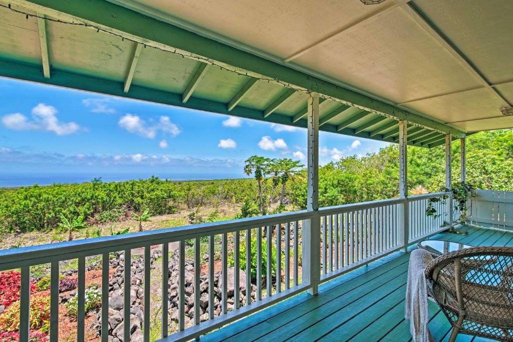 Palaoa House with Lanai and Ocean Views-By South Point - image 3