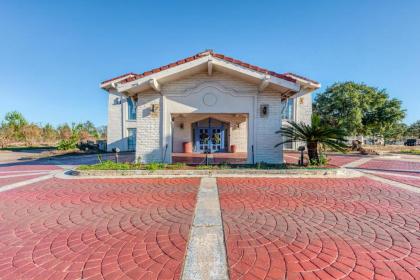 OYO Hotel Nacogdoches South - image 6