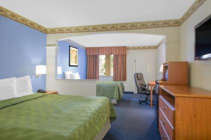 Days Inn by Wyndham Nacogdoches/SFA University/Downtown - image 5