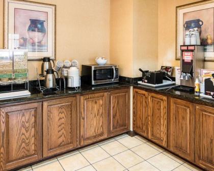 Comfort Suites Nacogdoches - image 11