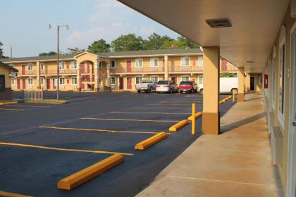 Continental Inn and Suites - image 3