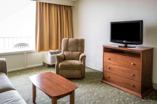 Comfort Inn South Oceanfront - image 4