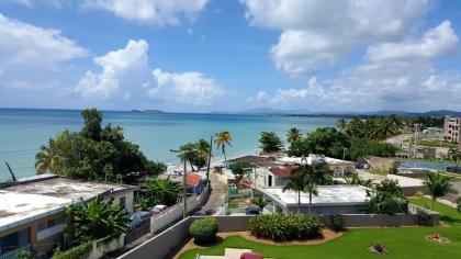 Fully Air-Conditioned Beach Front Penthouse Apartment - image 8