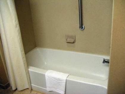 Hampton Inn Nanuet - image 11