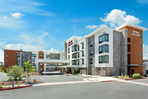 Hampton Inn & Suites - Napa CA - image 3