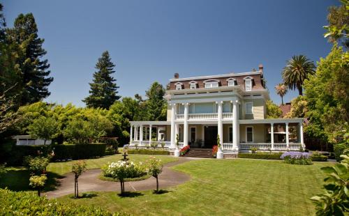 Churchill Manor - image 3