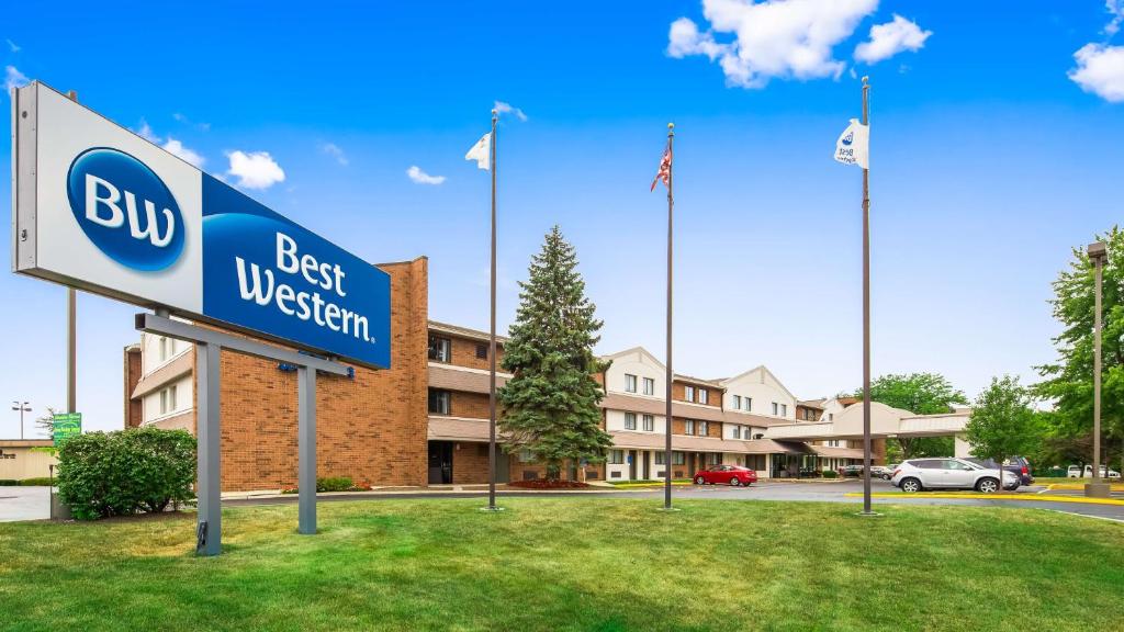 Best Western Naperville Inn - main image