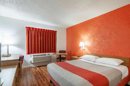 Motel 6-Naperville IL - image 14