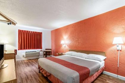 Motel 6-Naperville IL - image 4