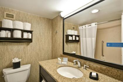 Hampton Inn Chicago-Naperville - image 6