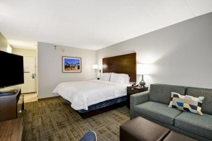 Hampton Inn Chicago-Naperville - image 9