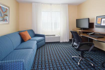 Fairfield Inn & Suites Naperville/Aurora - image 13