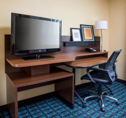 Fairfield Inn & Suites Naperville/Aurora - image 3