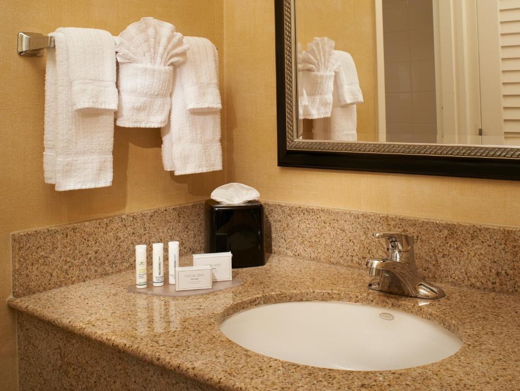 Courtyard by Marriott Chicago Naperville - image 2