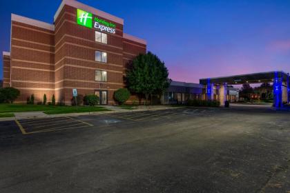 Holiday Inn Express Naperville an IHG Hotel - image 11