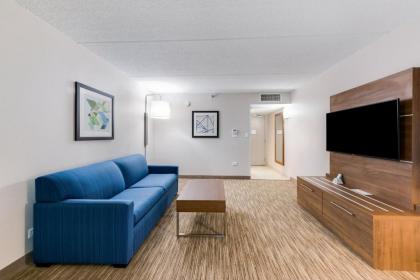 Holiday Inn Express Naperville an IHG Hotel - image 6