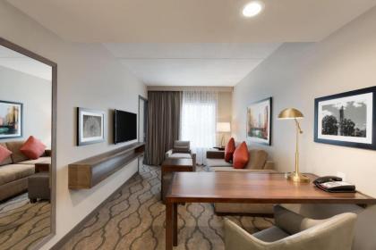 Embassy Suites Chicago-Naperville - image 6