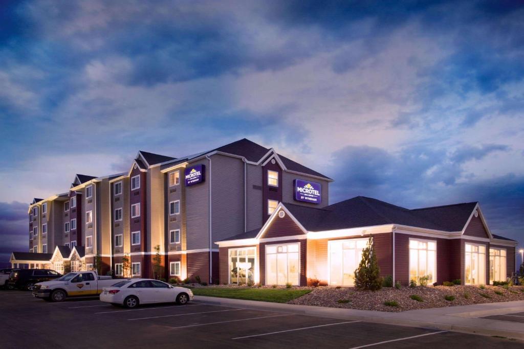 Microtel Inn & Suites by Wyndham Vernal/Naples - main image