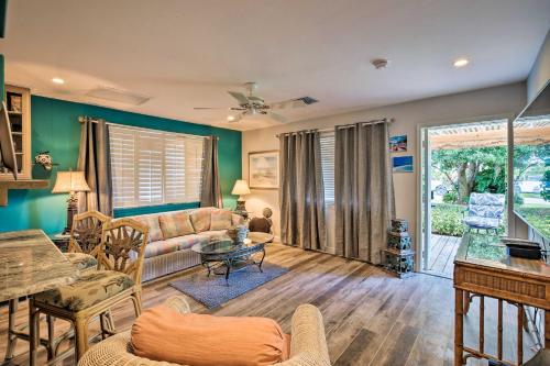 Updated Naples Cottage - Near Beaches and Golfing! - main image