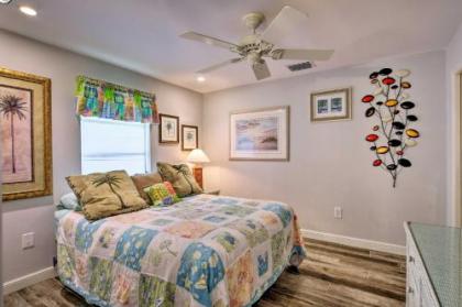 Updated Naples Cottage - Near Beaches and Golfing! - image 3