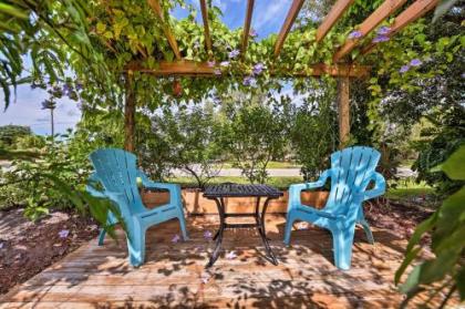 Updated Naples Cottage - Near Beaches and Golfing! - image 5