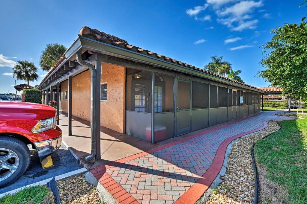 Everglades Studio with Marina View Patio and Pool Access - image 6