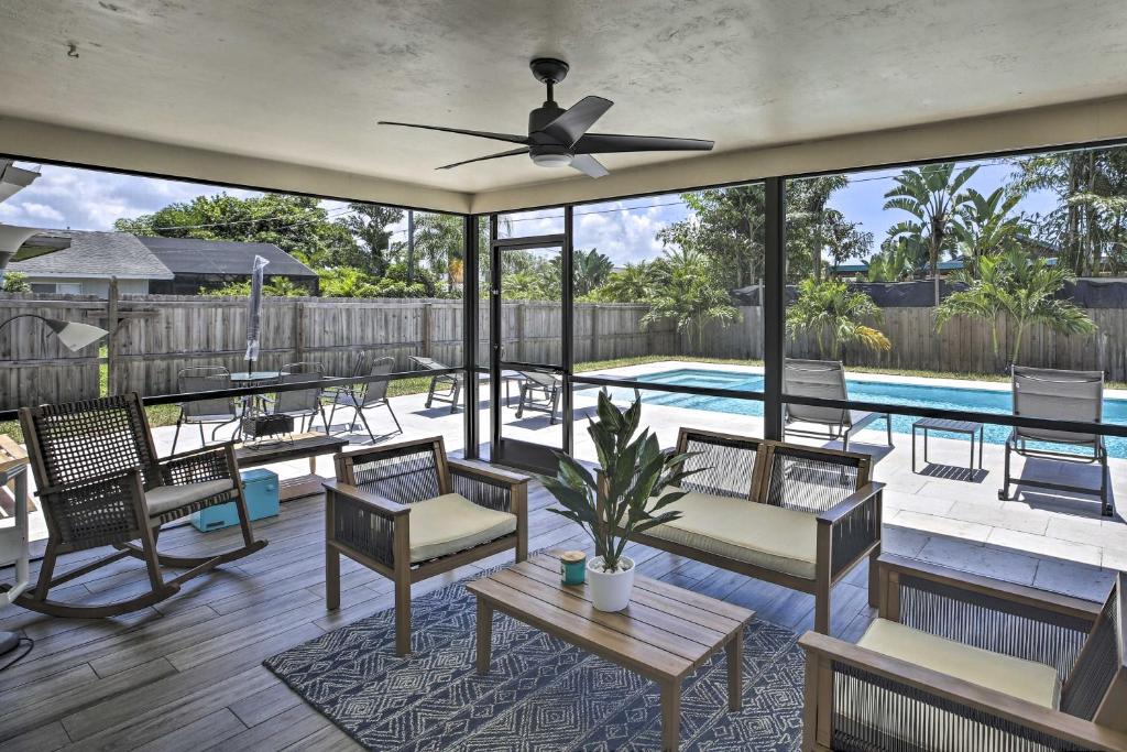 Chic Beach House with Lanai and Private Yard! - image 2