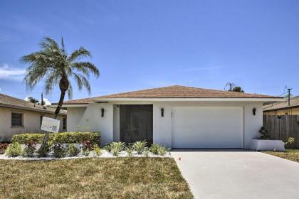 Chic Beach House with Lanai and Private Yard! - image 3