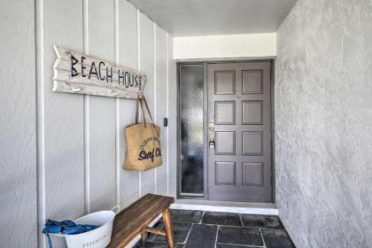 Chic Beach House with Lanai and Private Yard! - image 5