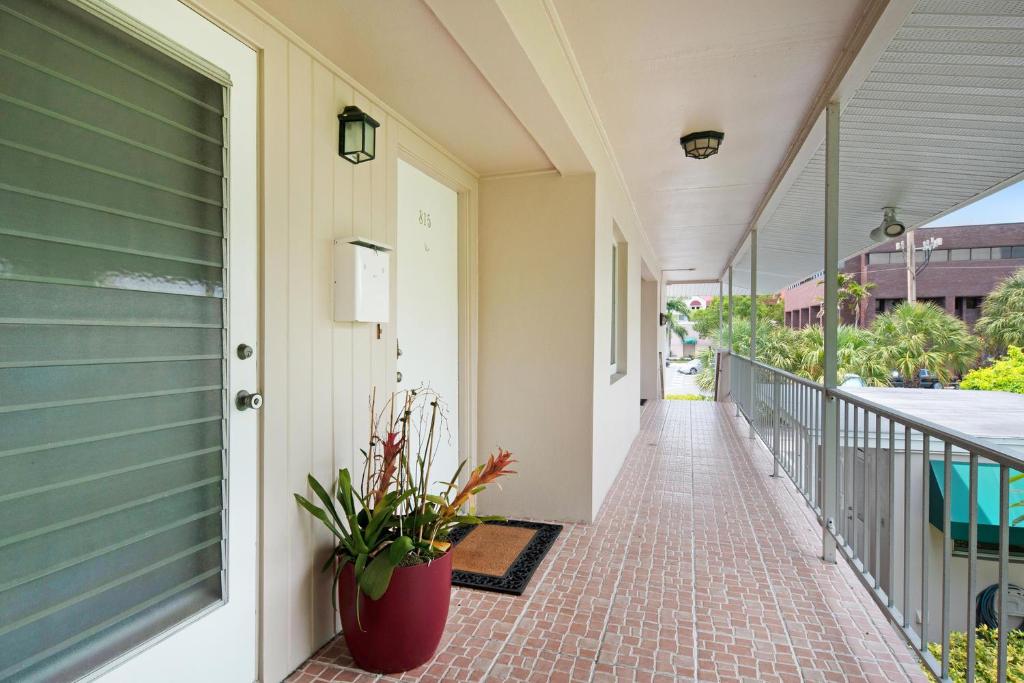 Olde Naples Condo #815 - image 6