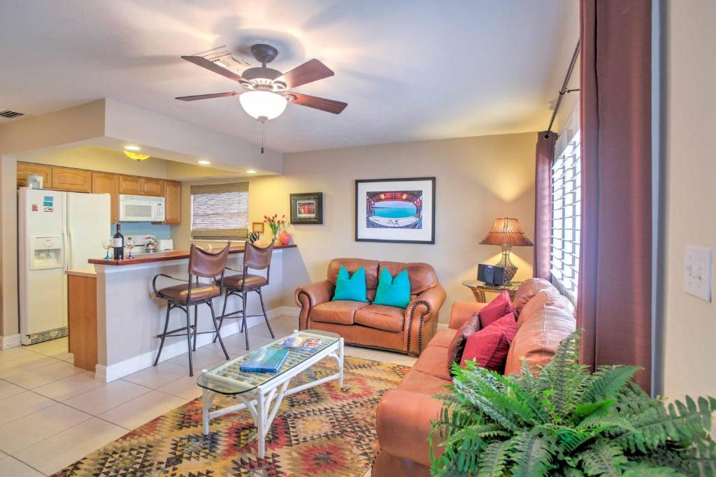 Cozy Naples Home with Lanai - 1 Mi to Bluebill Beach - image 2