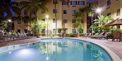 Pristine Roomy Resort Accommodation in Naples - One Bedroom Suite #1 - image 7