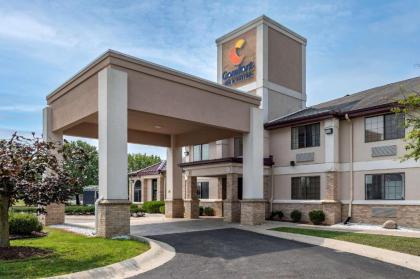 Comfort Inn & Suites Napoleon - image 2