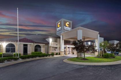 Comfort Inn & Suites Napoleon - image 3