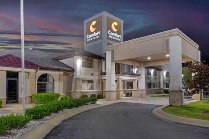 Comfort Inn & Suites Napoleon - image 7