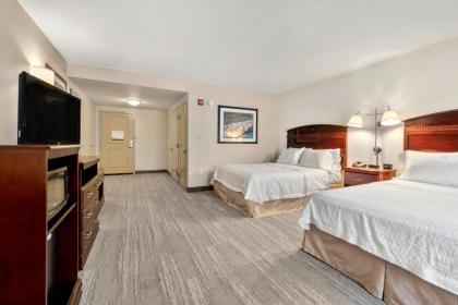 Hampton Inn Nashua - image 15