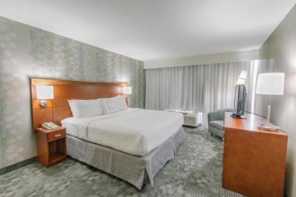 Courtyard by Marriott Nashua - image 10