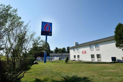 Motel 6-Nashua NH - image 12