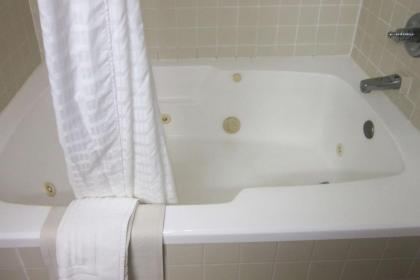 Quality Inn Nashville – Bloomington - image 9