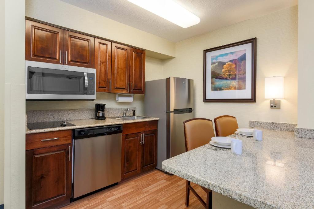 Homewood Suites Nashville Airport - image 2