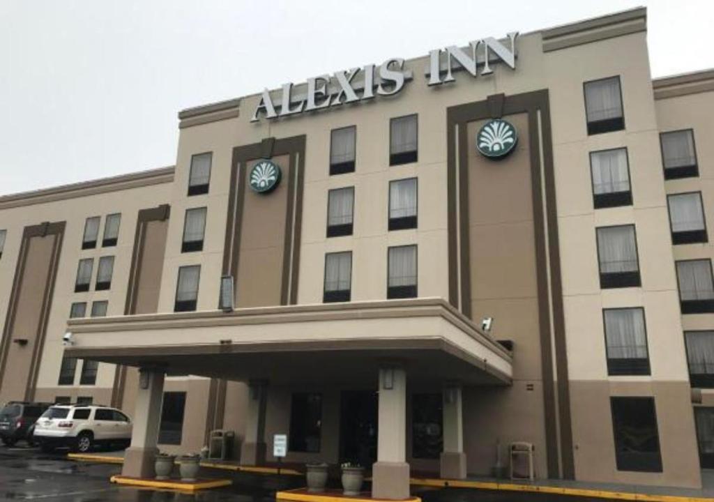 Alexis Inn and Suites Hotel - image 2