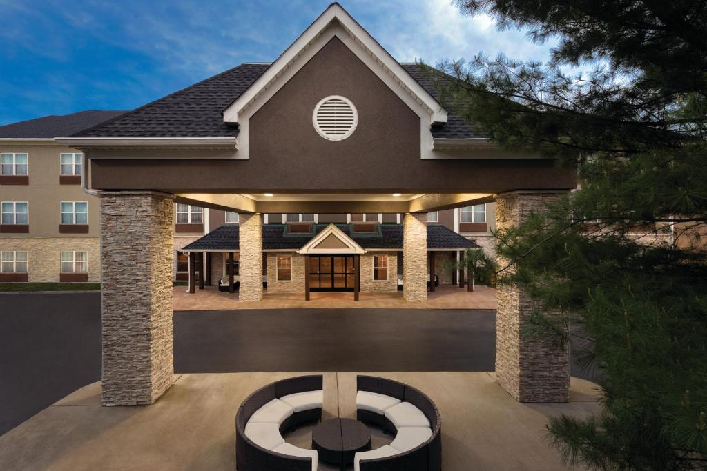 Country Inn & Suites by Radisson Nashville Airport East TN - main image