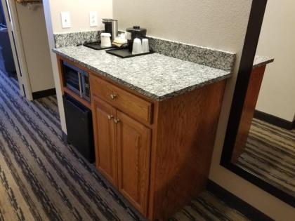 Country Inn & Suites by Radisson Nashville Airport East TN - image 2