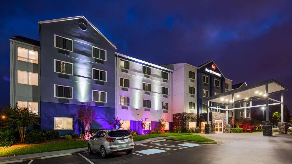 Best Western Plus Nashville Airport Hotel - BNA - main image