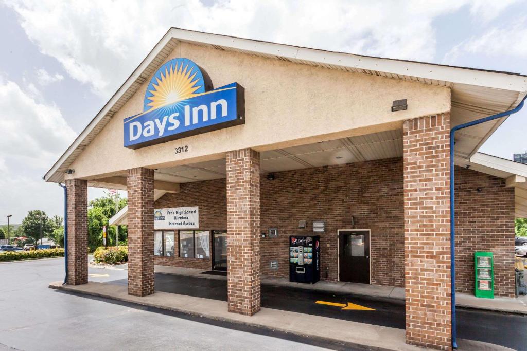 Days Inn by Wyndham Nashville N Opryland/Grand Ole Opry - main image